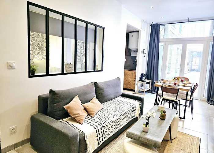 Refuge Urbain - Ideal Pro, Familles & Amis - Le Calme En Hypercentre - Wifi Haut Debit - Netflix - Machine A Laver - Gare, Cathedrale, Commerces, Restaurants & Transports En Commun A Moins De 10 Minutes A Pied
