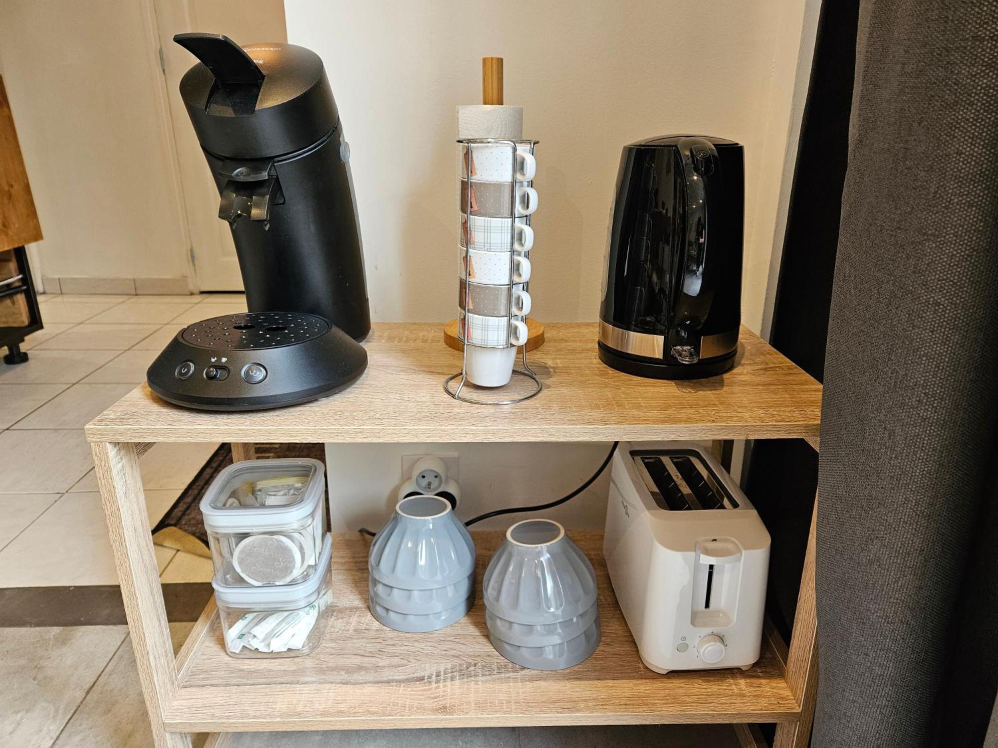 Apartment Refuge Urbain - Ideal Pro, Familles & Amis - Le Calme En Hypercentre - Wifi Debit - Netflix - Machine A Laver - Gare, Cathedrale, Commerces, Restaurants & Transports En Commun A Moins De 10 Minutes A Pied Reims