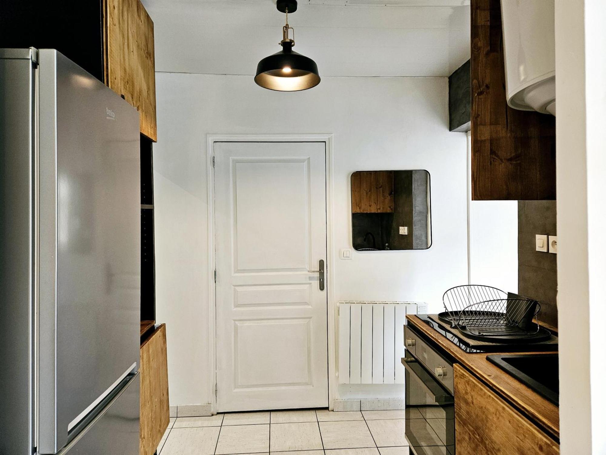 Refuge Urbain - Ideal Pro, Familles & Amis - Le Calme En Hypercentre - Wifi Debit - Netflix - Machine A Laver - Gare, Cathedrale, Commerces, Restaurants & Transports En Commun A Moins De 10 Minutes A Pied Apartment *